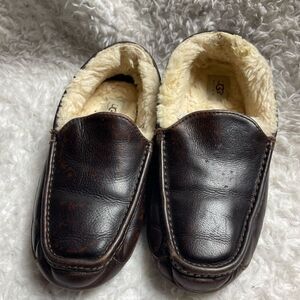 UGG Ascot Leather Brown Slippers/ Moccasins wool lining size 11